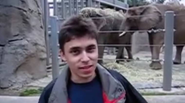 Jawed Karim subió el primer video a la plataforma con el título de “Me at the Zoo” Foto: Captura YouTube