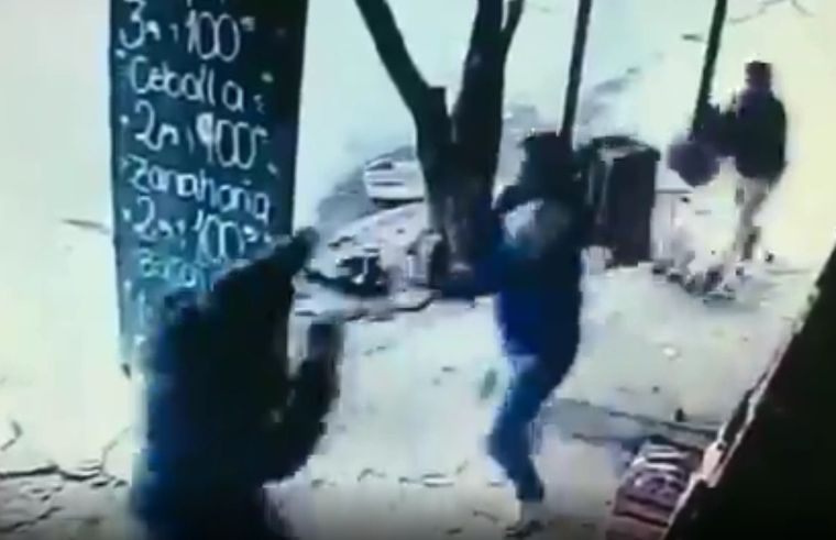 Uno de los momentos de la pelea