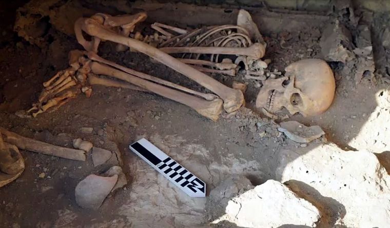 Una de las momias encontradas en el sitio egipcio. Foto: Egyptian Ministry of Tourism & Antiquities