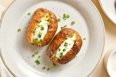 MDZol | El queso crema es un relleno suave y perfecto para esta papas