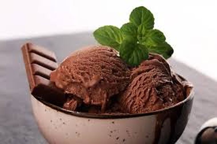 Descubre receta de helado de chocolate sin azúcar casera, cremosa y ligera. Descubre receta de helado de chocolate sin azúcar casera, cremosa y ligera.