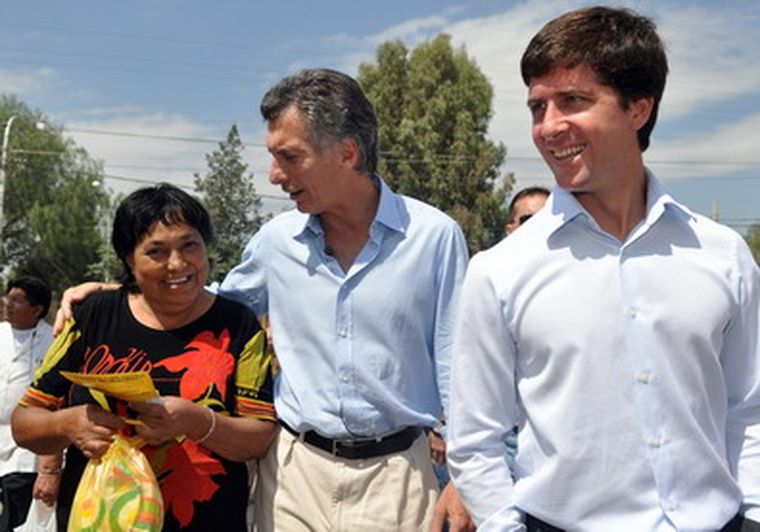 Orly escuchó los reclamos de los vecinos de La Favorita. Foto: Nacho Gaffuri / MDZ