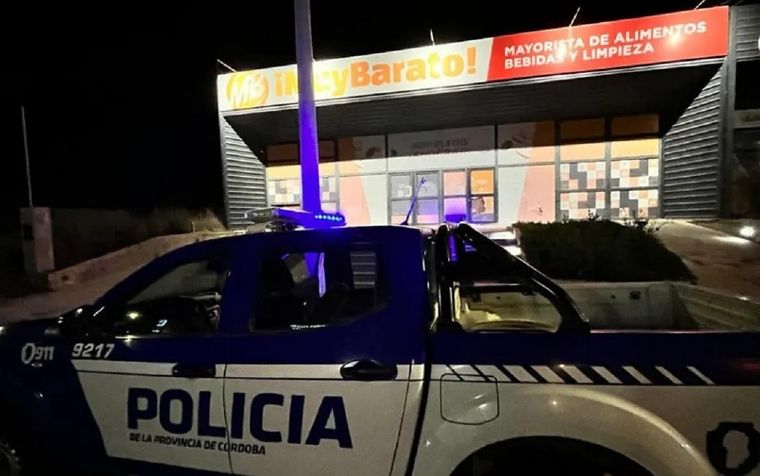 El supermercado Muy Barato fue el blanco de los saqueadores Foto: La Voz