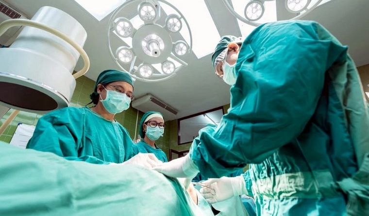operación quirófano intervención cirujanos Medicina La muerte es un gran misterio y científicos se ocupa de ella en este estudio. Foto: EFE