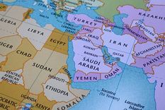 Mapa de Oriente Medio con Irán como punto central del conflicto, mientras Estados Unidos analiza nuevas alianzas y apoyos en la región.