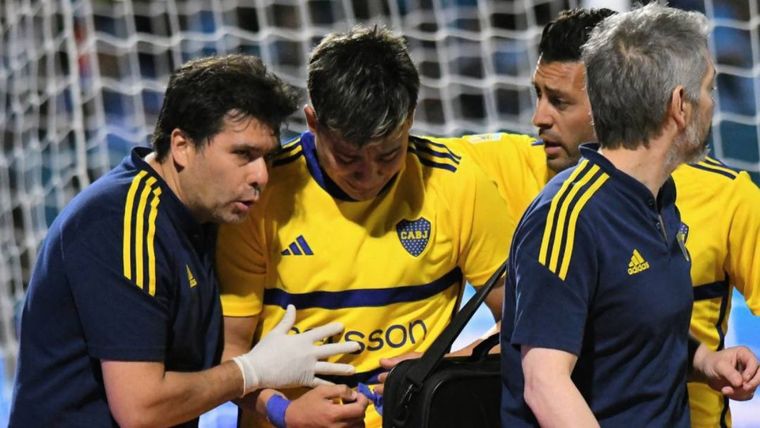 Zeballos se fue llorando de la cancha. Foto: Télam