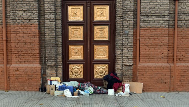 Este fin de semana abrieron un refugio temporario para personas en situación de calle en la Ciudad de Mendoza.&nbsp;