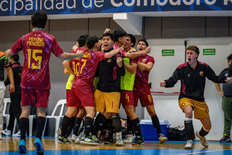 El seleccionado mendocino C-20 de futsal irá en búsqueda de su tricampeonato. (Enzo Espinosa)