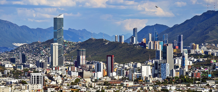 Monterrey es una de las ciudades más grandes de México. Monterrey es una de las ciudades más grandes de México.