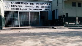 El caso de abuso sexual habría ocurrido en los baños de niñas de la escuela Lemos de Los Corralitos, Guaymallén. El caso de abuso sexual habría ocurrido en los baños de niñas de la escuela Lemos de Los Corralitos, Guaymallén.