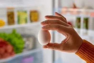 MDZol | Muchas personas consumen huevo crudo creyendo que aporta un mayor grado nutricional Foto: Shutterstock