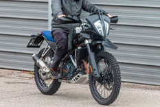 ktm ya prueba una variante enduro de su exitosa 390 adventure ktm ya prueba una variante enduro de su exitosa 390 adventure