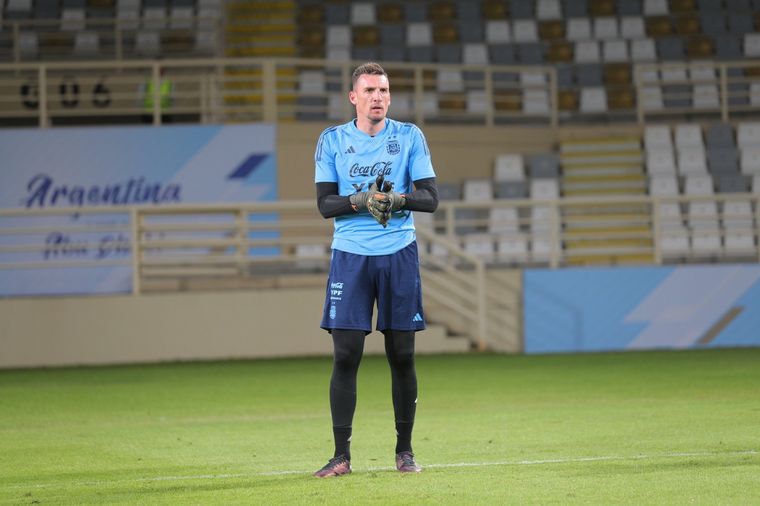Franco Armani con la camiseta de entrenamiento de la Selección. Imagen ilustrativa. Foto: @Argentina