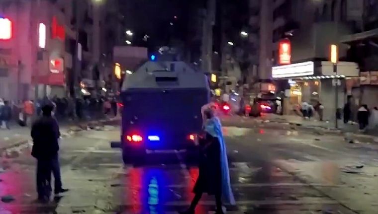 Descontrol luego de los festejos por la obtención de la Copa América Foto: captura de video