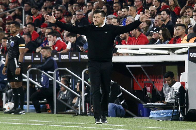 Juan Cruz Real, enojado con el arbitraje. Foto: FotoBaires