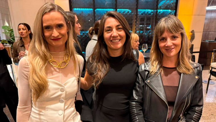 Sol Alonso, Valeria Savina y Flor Caliri.
