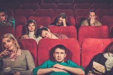 La pregunta incómoda no es si el cine debería cambiar sus guiones.