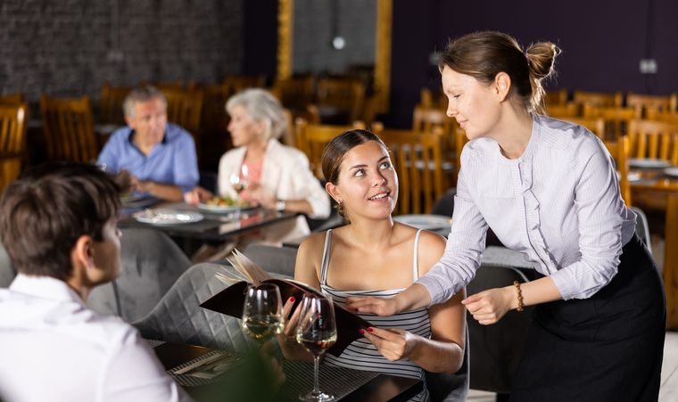 Crece en España la tendencia de contar con espacios children free en hoteles, bares y restaurantes. 