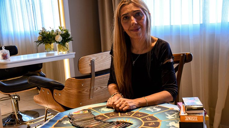 El tarot: una sorpresa novedosa de la mano de Ale. El tarot: una sorpresa novedosa de la mano de Ale.