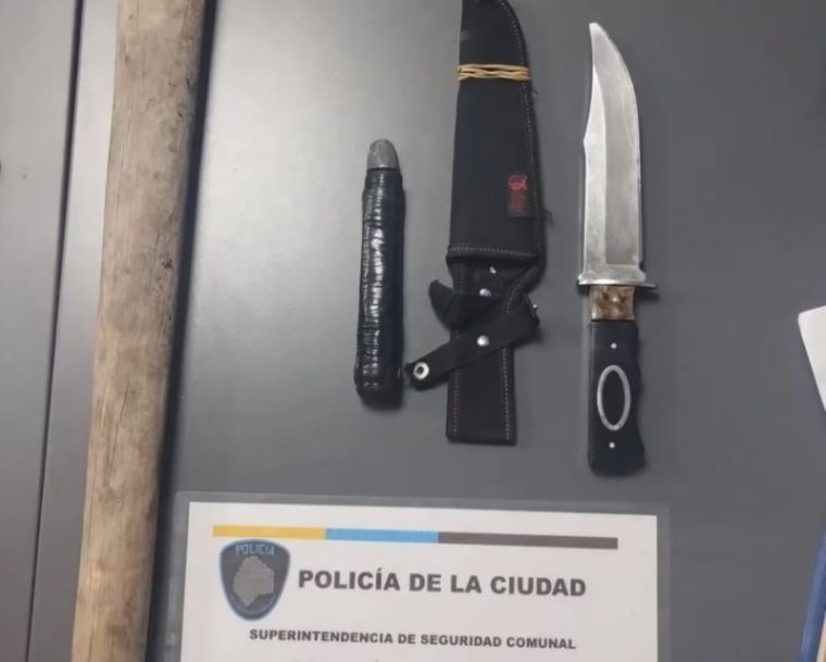Material secuestrado en un vehículo de los detenidos