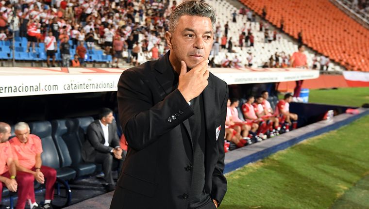 Gallardo se verá obligado a usar a dos jugadores que todavía no jugaron en este 2025. Foto: ALF PONCE MERCADO / MDZ