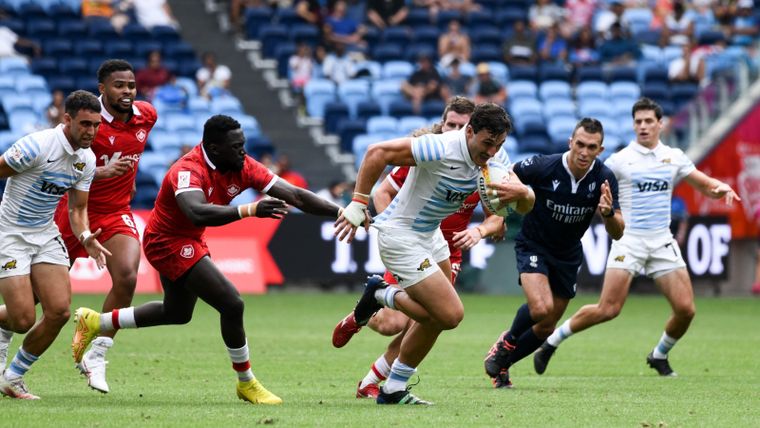 Rodrigo Isgró se encamina a marcar uno de sus tries. Foto: @lospumas7arg