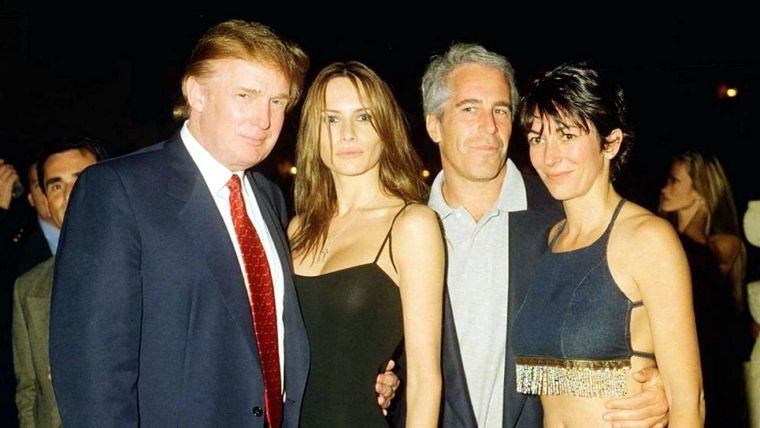 Donald y Melania Trump, con Epstein y Maxwell. Foto: Getty Images.