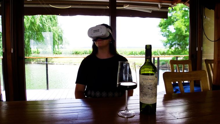 Realidad virtual en una bodega: podés vivirlo en Doña Paula. Realidad virtual en una bodega: podés vivirlo en Doña Paula.