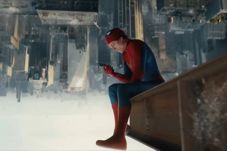 Peter Parker sorprendió a todos al lucir un moderno teléfono de Samsung en el tráiler de Spider-Man: Brand New Day. Peter Parker sorprendió a todos al lucir un moderno teléfono de Samsung en el tráiler de Spider-Man: Brand New Day.