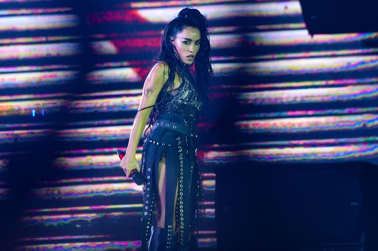 Lali Espósito brilló con luz propia en su debut en el escenario de Cosquín. Foto: Télam