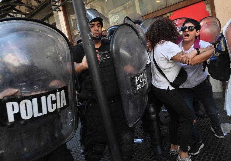 La Policía de la Ciudad detuvo a cuatro manifestantes en el Centro porteño Foto: Télam