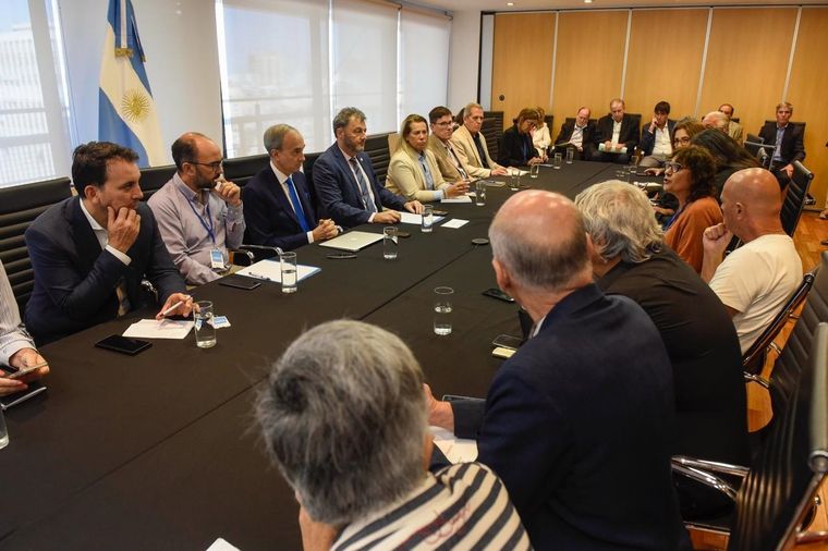 Reunión de este martes con Nación, referentes de las provincias y gremios docentes. Foto: Gentileza / Secretaría de Educación de la Nación