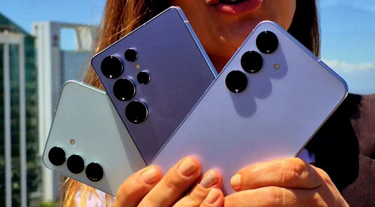 Pantalla Dynamic AMOLED 2X de 6,7, procesador de hasta 4,47 GHz y cámara triple de 50 MP para apuntar al segmento premium.