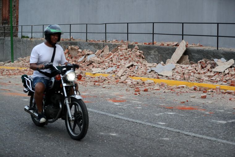 EE.UU. emite un aviso de tsunami para parte del Caribe tras un sismo en Venezuela