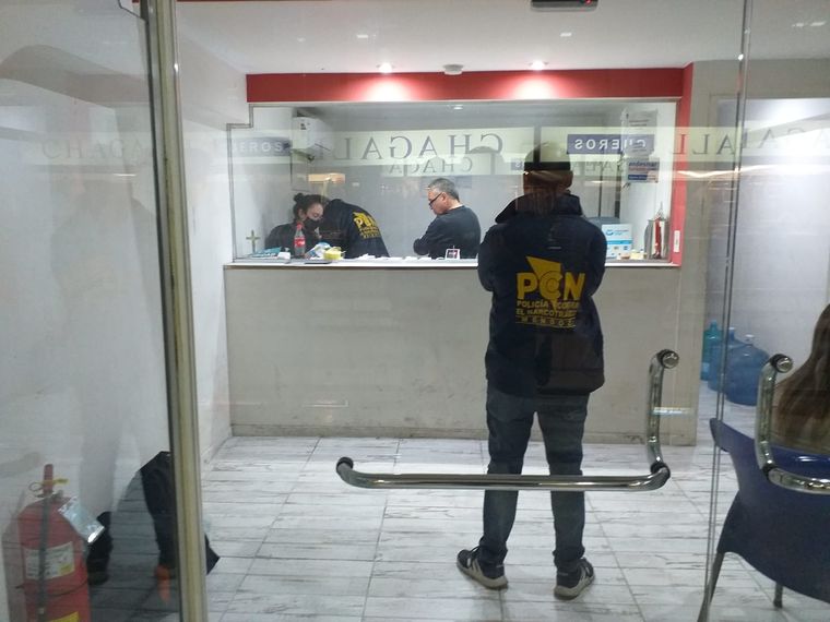 Las cuevas tienen jornadas muy intensas con un dólar volátil y creciente incertidumbre.