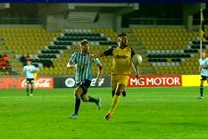 El ex Boca marcó el empate, pero fue anulado tras la revisión del VAR. Foto: Captura Video El ex Boca marcó el empate, pero fue anulado tras la revisión del VAR. Foto: Captura Video