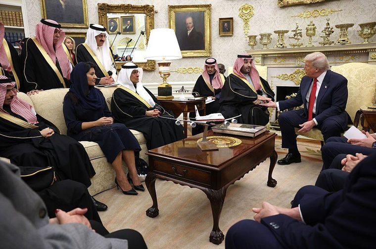 Bin Salman viajó a la Casa Blanca acompañado de una amplia comitiva.