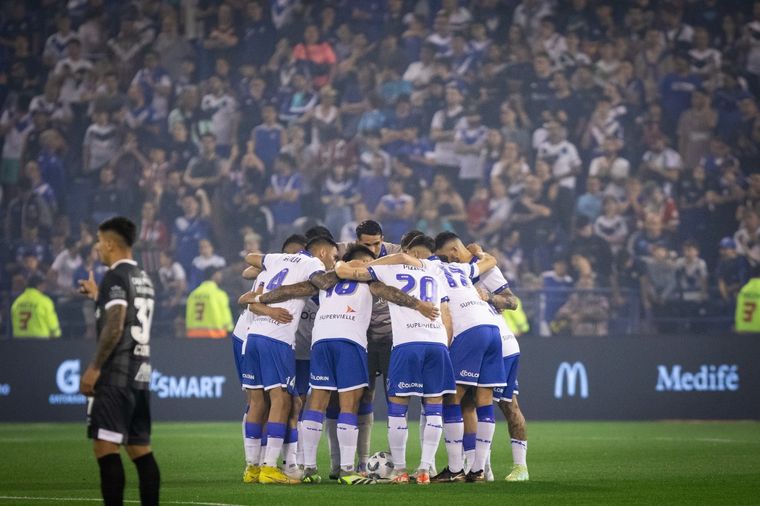 Vélez se juega la permanencia este sábado. Foto: @Vélez