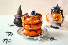 Prepará la receta de rosquillas con telaraña y disfrutá un postre temático que asusta y encanta.