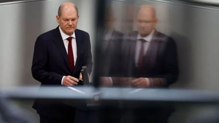 El canciller alemán, Olaf Scholz, anunció este domingo un giro drástico en la política exterior alemana. Foto: Getty Images