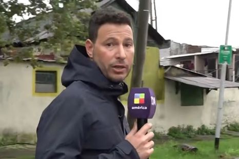 El comunicador vivió un momento dramático junto a su compañero. El comunicador vivió un momento dramático junto a su compañero.