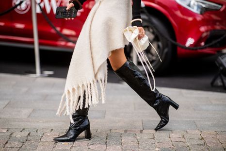 Las botas que combinan con prendas de invierno y verano. Las botas que combinan con prendas de invierno y verano.