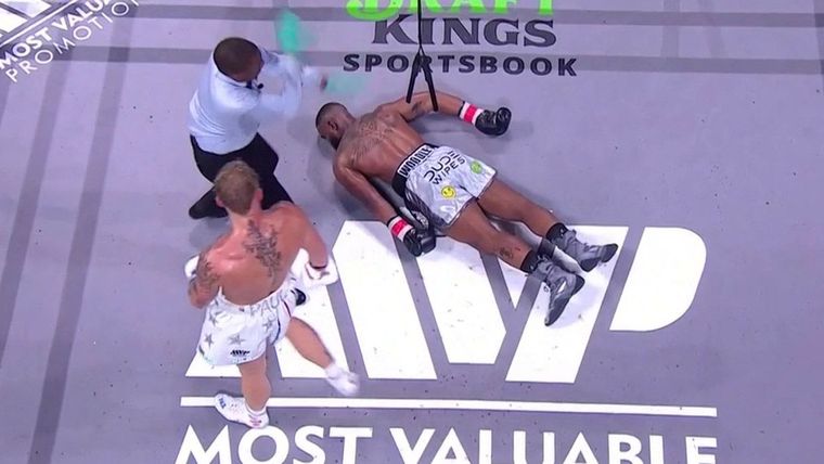 Tyron Woodley, nocaut tras el impactante golpe del youtuber.