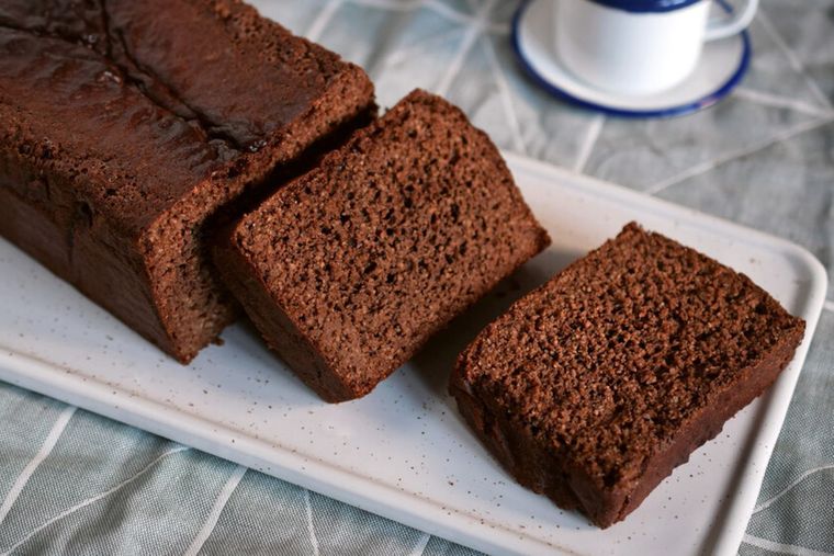 Este bizcocho de chocolate keto es ideal para tus mesas de desayuno o merienda. Foto: Shutterstock