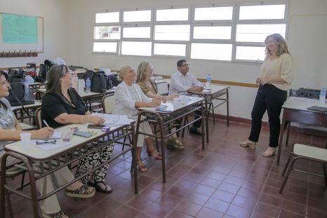Más de 1.250 educadores aprobaron las tres etapas del concurso provincial y se convertirán en directores de escuelas de distintos niveles. Más de 1.250 educadores aprobaron las tres etapas del concurso provincial y se convertirán en directores de escuelas de distintos niveles.
