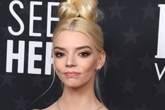 Anya Taylor-Joy deslumbró con un coqueto look playero.