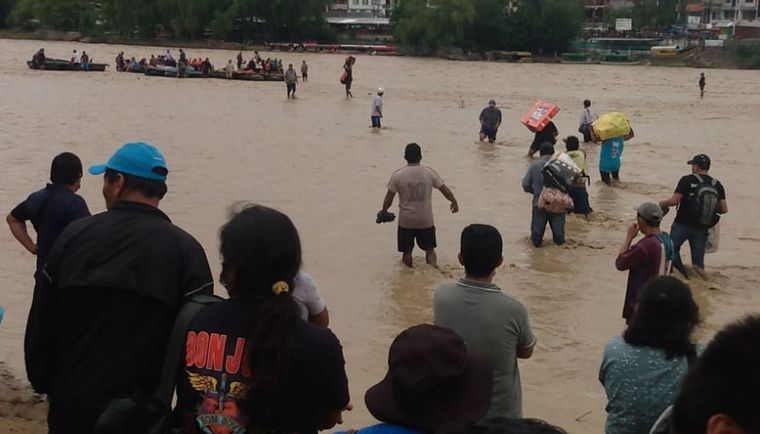 En el gomón iban ocho personas Foto: El tribuno