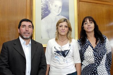 MDZol | La ministra Siliva Ruggeri (al centro) junto a los subsecretarios Hernández, de Familia y Di Cataldo (Desarrollo Huano y Comunidad) Foto: Gonzalo Bravo / MDZ