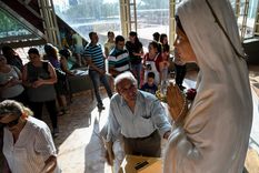 La patrona de los enfermos ya recibe a miles de fieles en El Challao. Foto: Juan Ignacio Blanco / MDZ.