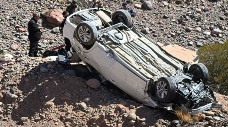 Así quedó el auto de la víctima tras el accidente.&nbsp;